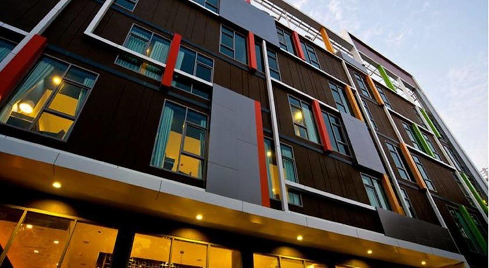Fx Hotel Metrolink Makkasan Bangkok Exterior photo