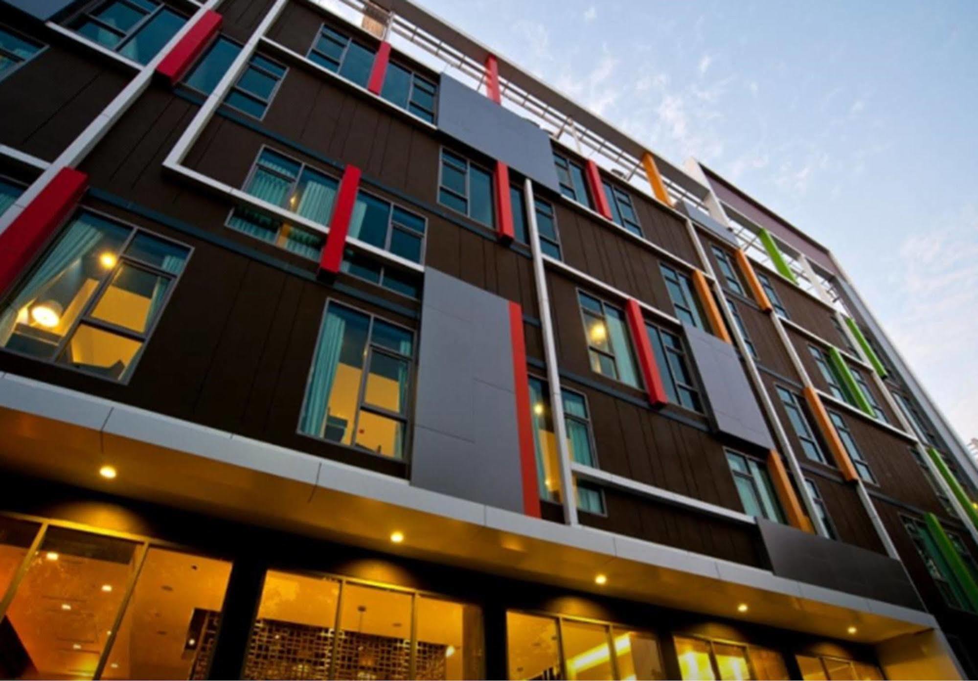 Fx Hotel Metrolink Makkasan Bangkok Exterior photo